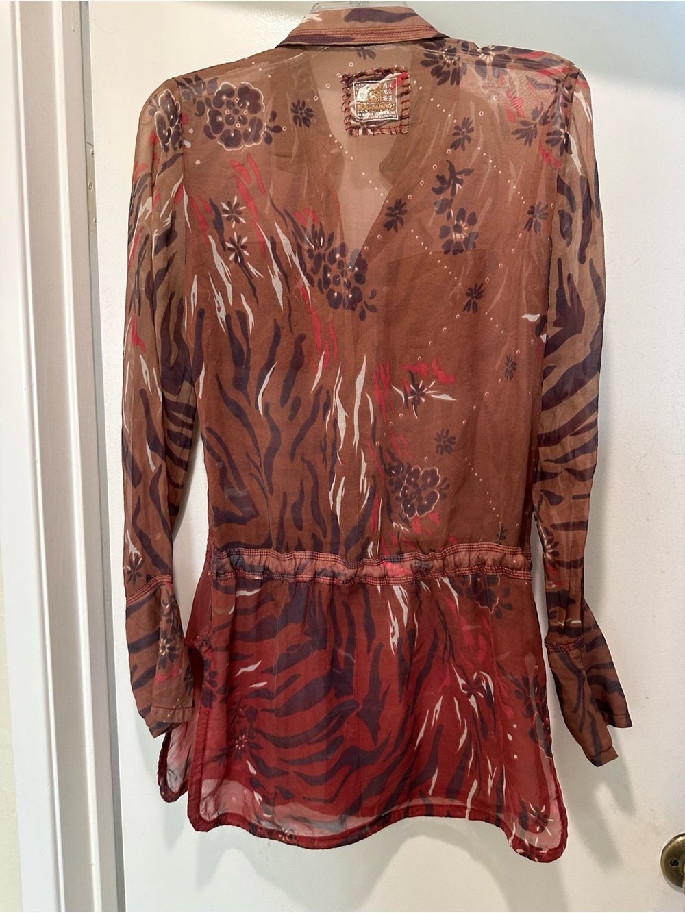 Women's Brown & Rust Patterned Drawstring Button-Down Shirt - Picture 2 of 4